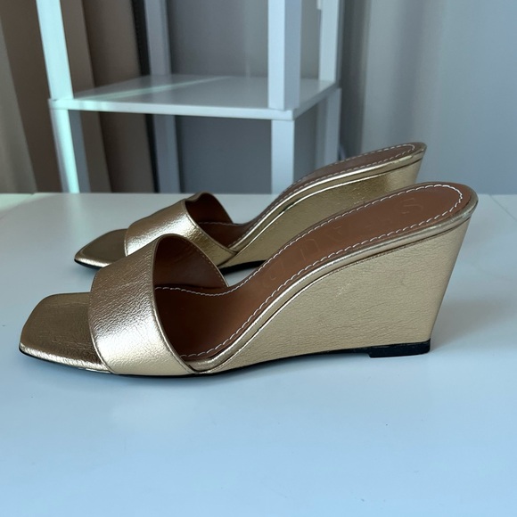 STAUD Billie Wedge sandals in gold - Picture 6 of 9
